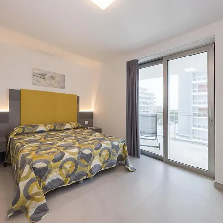 Bright Flat In Prime Location *
