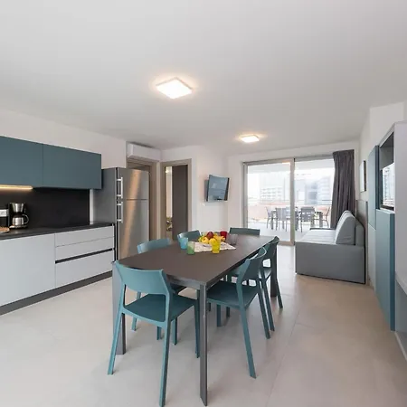 Bright Flat In Prime Location