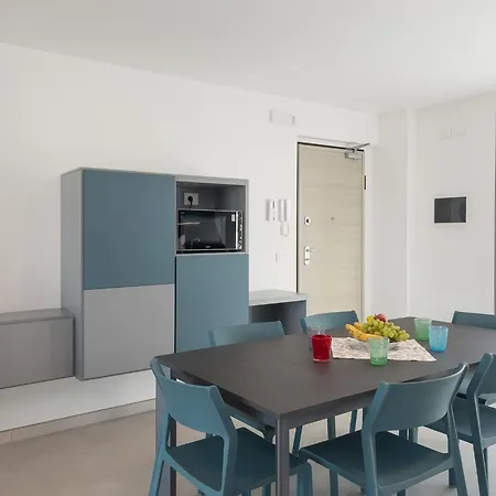 Bright Flat In Prime Location *