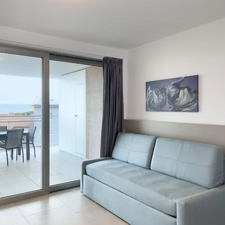 Bright Flat In Prime Location *