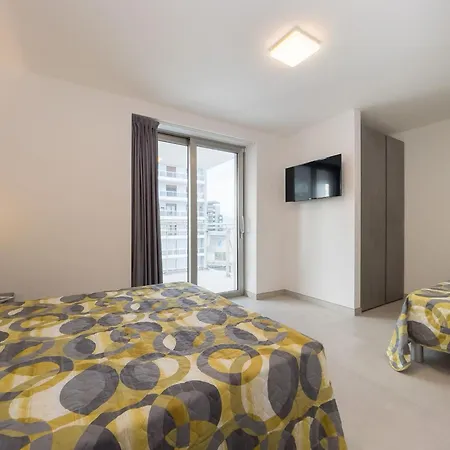 アパート Bright Flat In Prime Location *