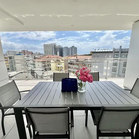 Bright Flat In Prime Location アパート