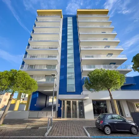 Bright Flat In Prime Location *